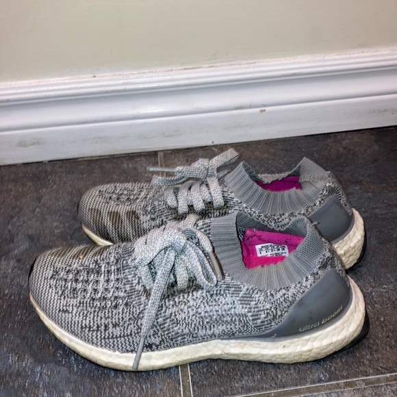Women’s adidas ultra boost running shoes - Picture 3 of 3